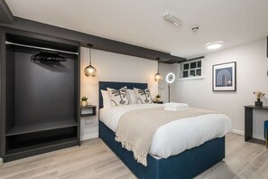 4 bedrooms, iron/ironing board, WiFi, bed sheets - Host & Stay | Seel Street Quarters (Liverpool)