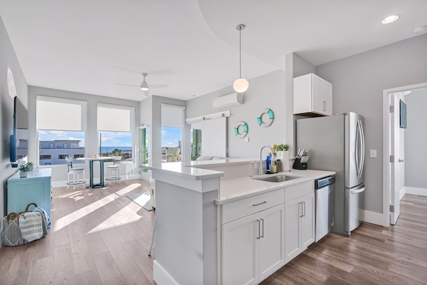 Mikrowelle, Ofen, Herdplatte, Geschirrspüler