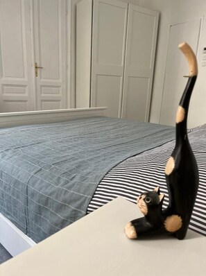 1 chambre, bureau, fer et planche à repasser, Wi-Fi gratuit