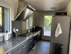 Fridge, microwave, oven, stovetop - Villa Luxe Marina Di Fiori ,porto Vecchio Avec Piscine à 200 m de la Plage (Bella Riva)