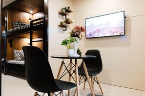 Familierom, ikke-røyk, privat bad | Wi-fi (inkludert) og sengetøy