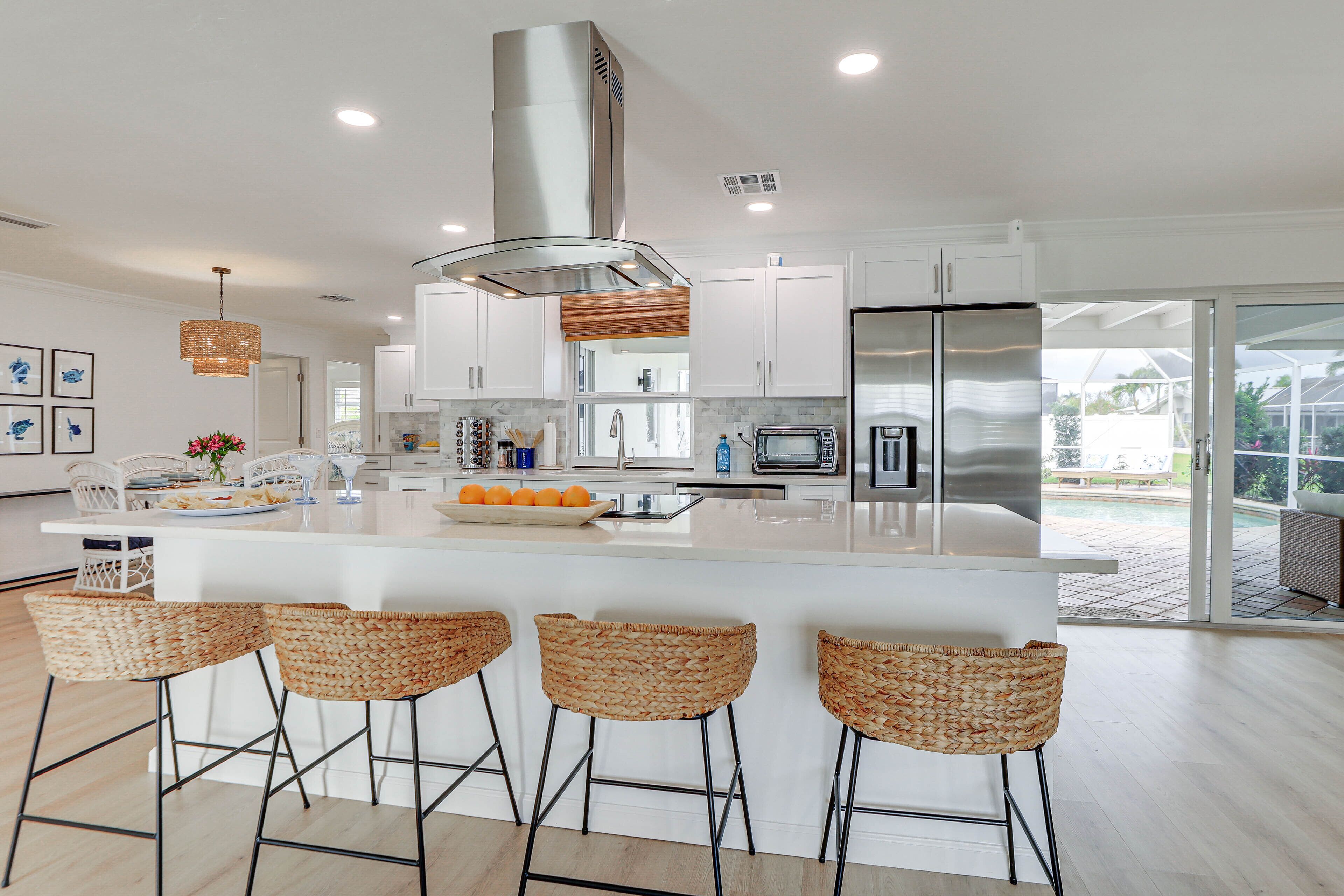 Micro-ondes, four, plaque de cuisson, lave-vaisselle