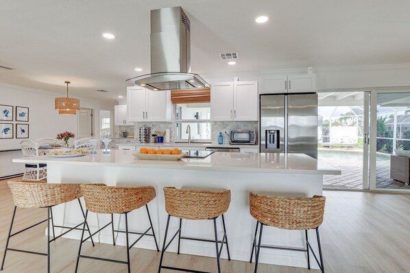 電子レンジ、オーブン、コンロ、食器洗い機