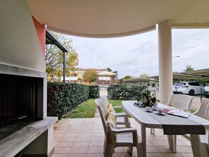 Terrace/patio - Comfortable Garden Apartment for Four Guests (San Michele al Tagliamento)