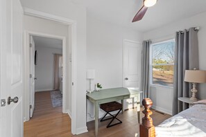 4 bedrooms, desk, iron/ironing board, free WiFi