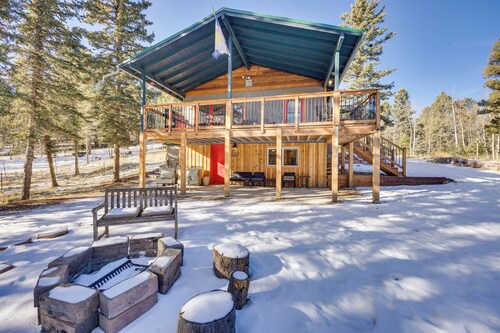 Pet-friendly Florissant Cabin w/ Fire Pit!