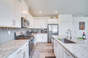 House (3 Bedrooms) | Interior - Newly Built Tracy Home w/ Backyard + Pool Access! (Tracy)