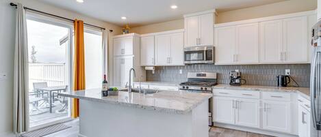 House (3 Bedrooms) | Interior