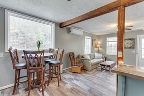 Living area - Lovely Smoky Mountain Cottage w/ Deck + Views! (Topton)