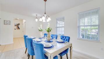 Villa (6 Bedrooms) | Interior