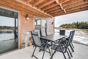 Outdoor dining - New Lisbon Vacation Rental Near Castle Rock Lake (New Lisbon)