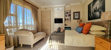 Panoramic Penthouse - (Nightsbridge): 3 bedr / 2 bathr penthouse Unit 4 | Individually decorated, individually furnished, laptop workspace