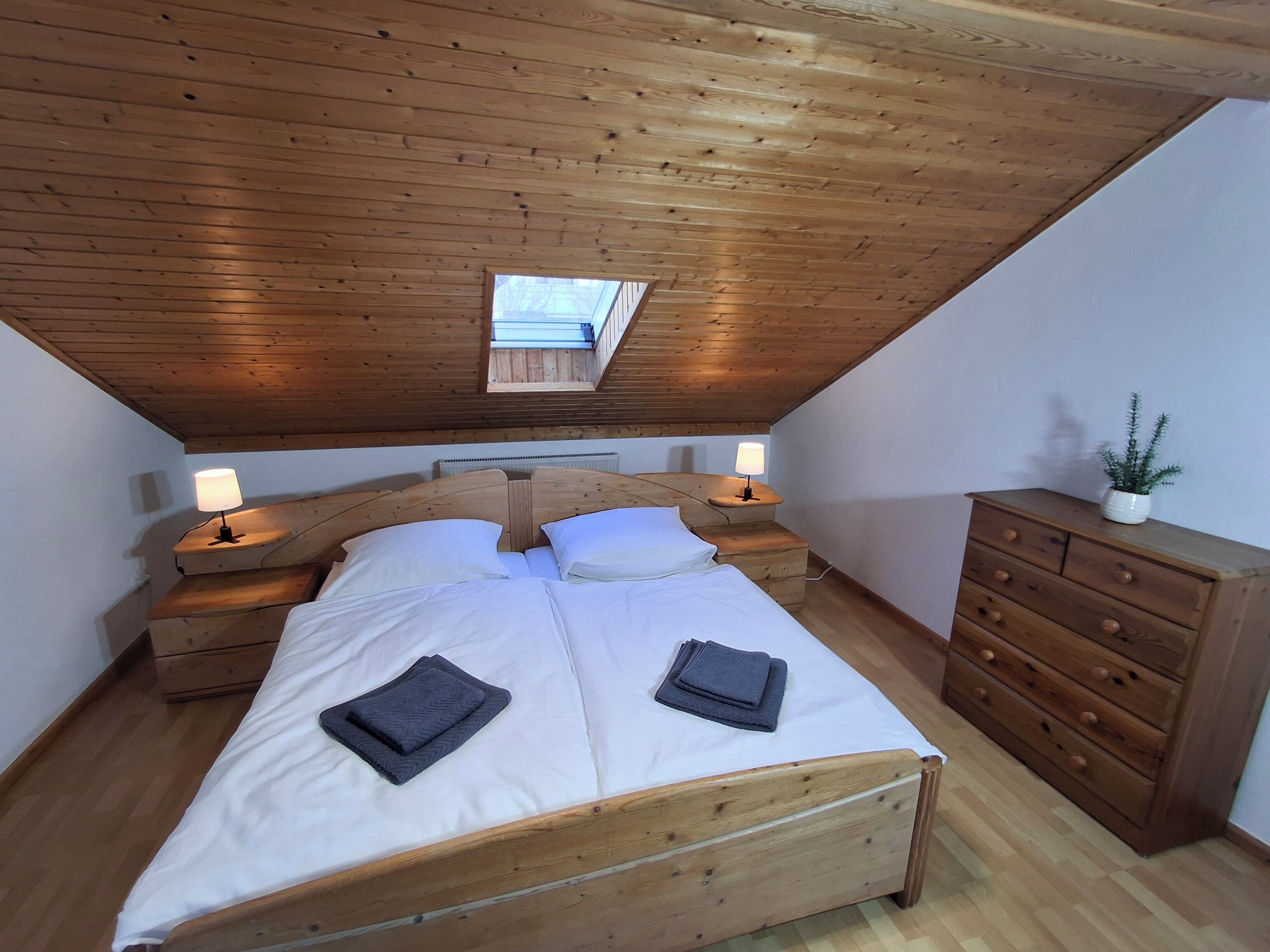 3 soverom, wi-fi (inkludert) og sengetøy