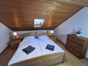 3 bedrooms, free WiFi, bed sheets