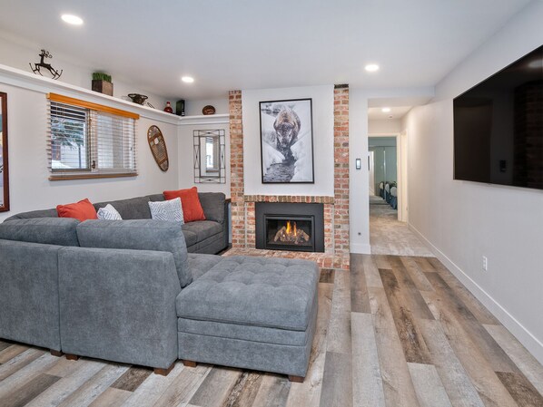TV, fireplace - All Seasons 2BD Condo | Steps to Golden Peak and Vail Village (Vail)
