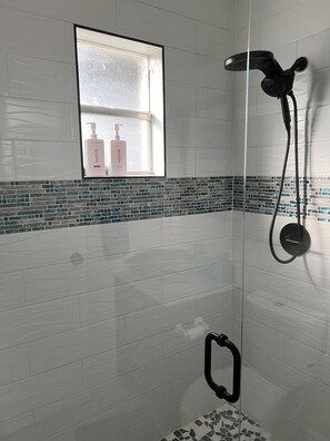 Shower, hair dryer, towels, soap - capri sun  (Naples)