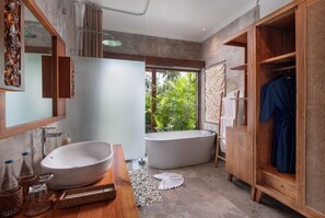 Romantisk villa - 1 sovrum - icke-rökare - privat pool | Badrum | Badkar och dusch, djupt badkar, regndusch och gratis toalettartiklar