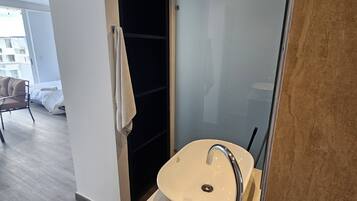 1 sovrum, skrivbord och wi-fi