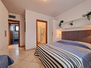 Leilighet, 2 soverom, balkong | 3 soverom