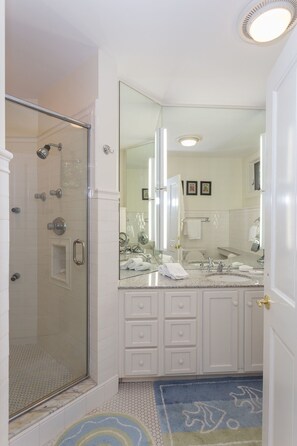 Shower, hair dryer, towels - Historic home in Diamond Cove great for large groups & families! (Great Diamond Island)