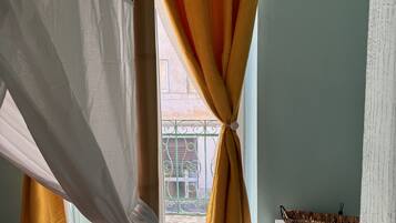 Doppia Superior | Biancheria da letto ipoallergenica, copriletto in piuma, minibar