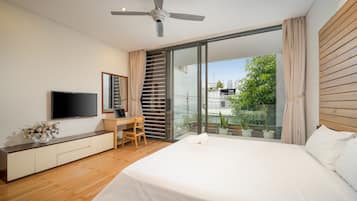 Luxury Villa | Blackout drapes, soundproofing, iron/ironing board, free WiFi