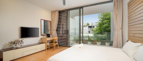 Luxe villa | Verduisterende gordijnen, geluiddichte muren