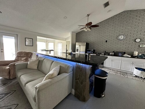 Beautiful spacious and unique house on canal close to Lake June, family friendly