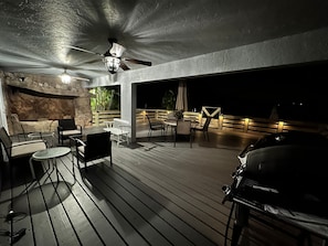 Outdoor dining - Beautiful spacious and unique house on canal close to Lake June, family friendly (Lake Placid)