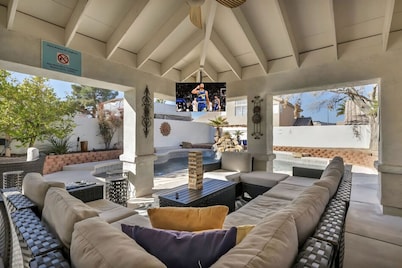 Ultimate, Central 1 Story, Pool, Hot Tub & Games