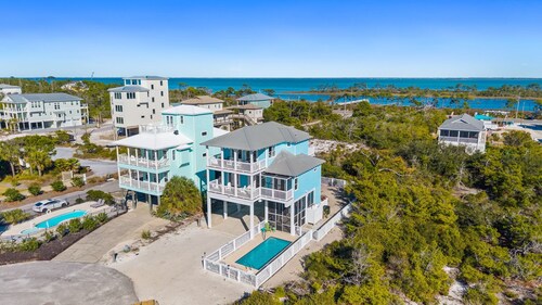 Pool | Elevator | Sleeps 10