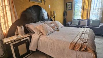 1 quarto, escrivaninha, ferros/tábuas de passar roupa, Wi-Fi de cortesia