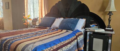 1 chambre, bureau, fer et planche à repasser, Wi-Fi gratuit