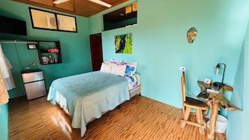 1 bedroom, in-room safe, desk, free WiFi
