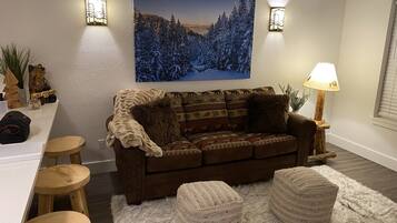 Een smart-tv en een open haard