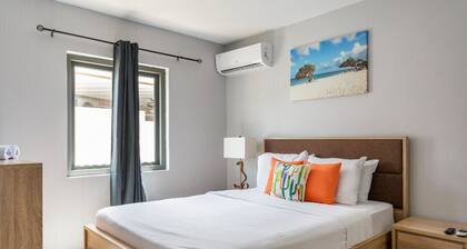 Mi Casita Apartment T1- 1BR 1BA 5 min 2 Palm Beach