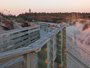 Property grounds - Holiday savings thru Jan 4th! 5 min. walk to beach! New in '24. Premier Host! (Corolla)