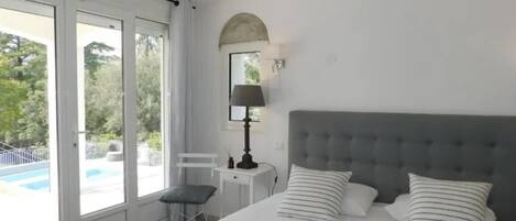 4 soverom, strykejern/-brett, reiseseng for barn og wi-fi (inkludert)