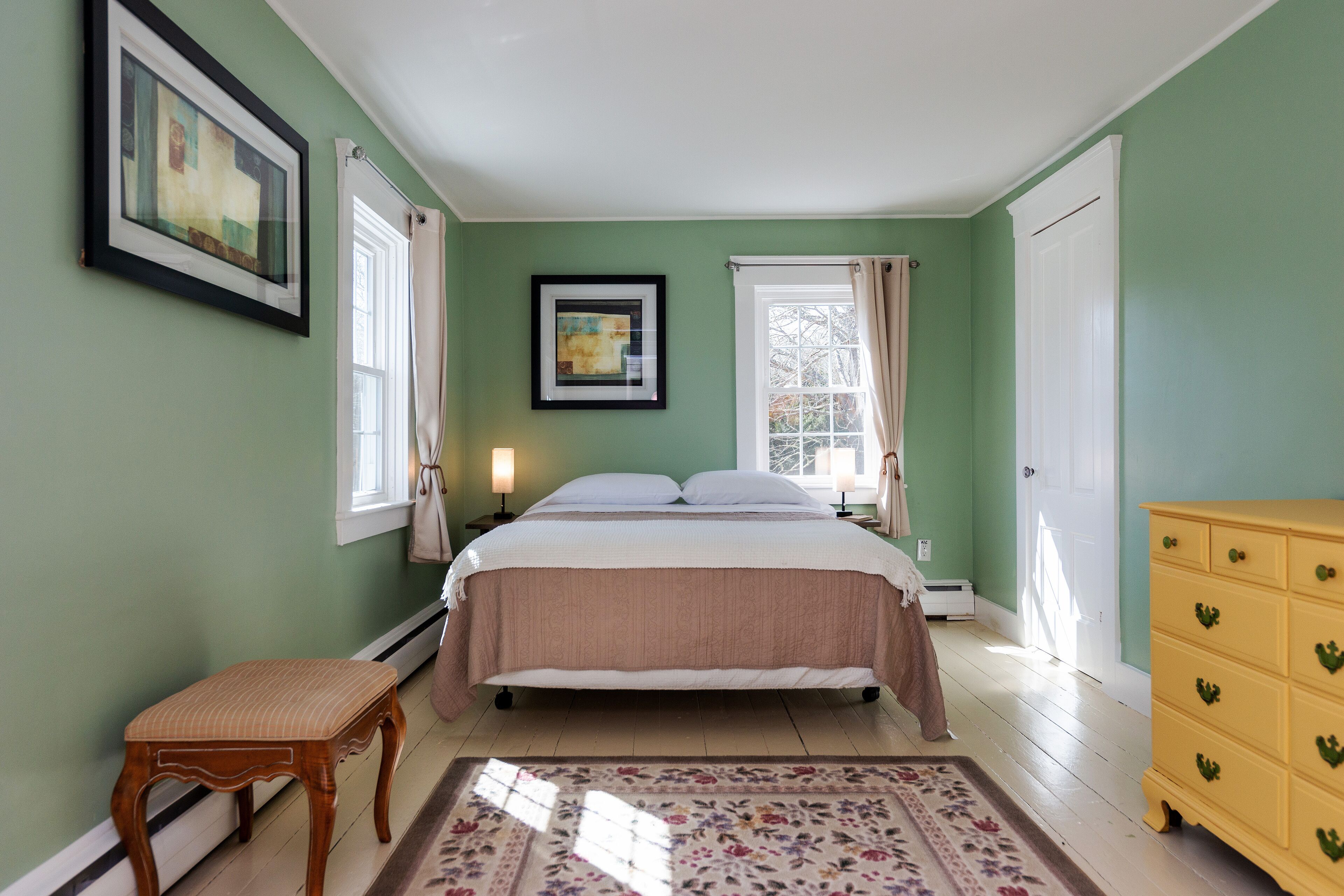 6 bedrooms, iron/ironing board, travel crib, free WiFi