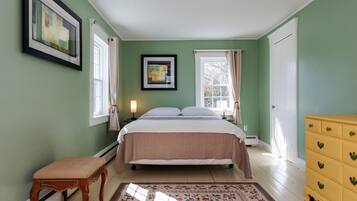 6 bedrooms, iron/ironing board, travel crib, free WiFi