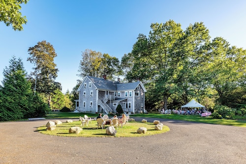 Coastal Farmhouse at Ninigret Pond. Blocks to the beach.  Sleeps 4 to 12 people