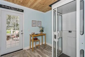 Interior - Navarre Family vacation retreat. Winter discounts! Apartment 1 (Shimla)