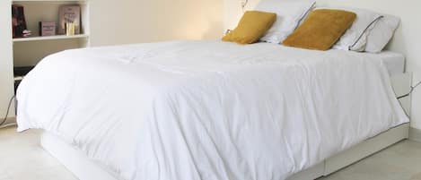 WiFi, bed sheets