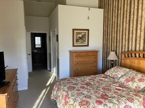 2 bedrooms, iron/ironing board, WiFi, bed sheets - Great community Just minutes from Shopping, Restaurants, Entertainment & Beaches (Fort Myers)
