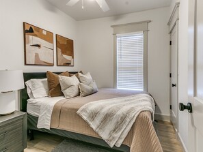 2 habitaciones, tabla de planchar con plancha y wifi gratis 