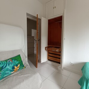 4 bedrooms, WiFi, bed sheets - Hogar en Espacio Verde Tranquilo y con Areas Compartidas de Disfrute (Soto de Viñuelas)