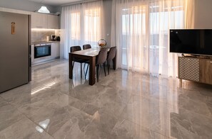 Fridge, microwave, oven, stovetop - Enjoy a tailor-made holiday that leaves nothing to be desired. (Rethymno)