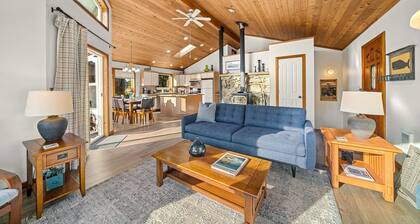 Sand Bucket-Manzanita. Fabulous family beach house dogs ok, close to beach