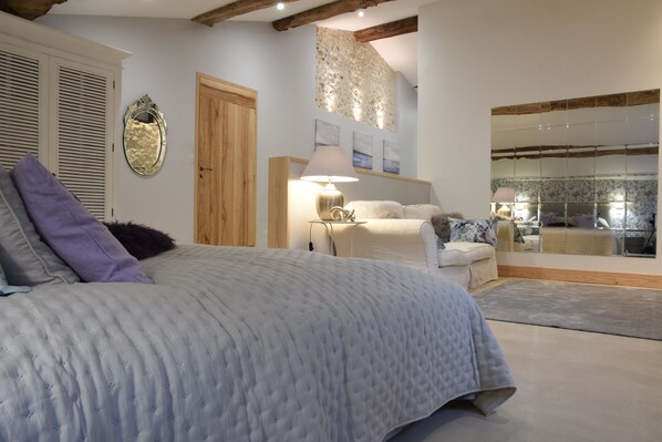 Serenity King Double | Premium bedding, pillow-top beds, individually decorated