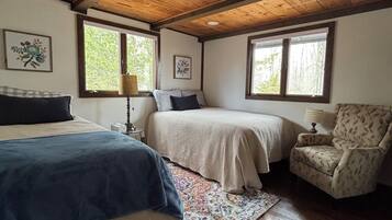 3 bedrooms, iron/ironing board, travel cot, free WiFi